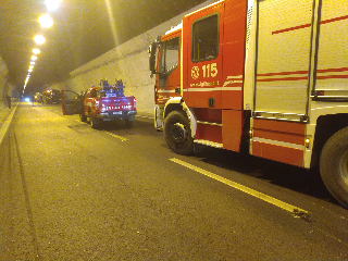 Martinsicuro - Incidente sull’A14 nella galleria Colle di Marzio: tre giovani feriti, uno trasportato in elisoccorso ad Ancona