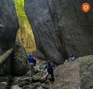 Sarnano - Cade lungo il sentiero delle Cascate dei Tre Santi: soccorso escursionista anconetano