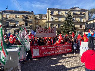 Comunanza - Messa della notte di Natale dedicata agli operai della Beko