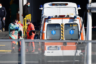 Spezia-Ascoli 2-1: arresto cardiaco per un tifoso, gara interrotta 26 minuti nel finale