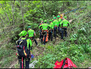 Montefortino - Biker cade in un sentiero, interviene l’elisoccorso