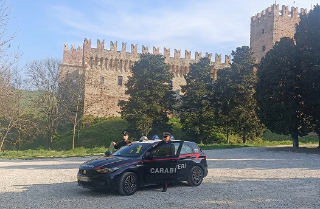 Muccia -  Stop dei Carabinieri a un cantiere della ricostruzione: tre denunciati