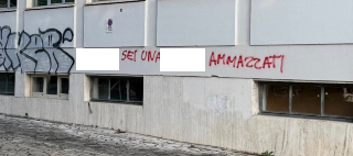 Ascoli - Ancora scritte contro la studentessa, lo sdegno della città