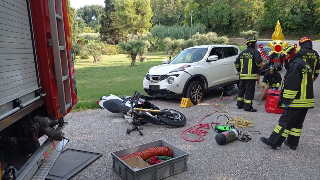 Civitanova Marche  - Scontro auto-moto, centauro elitrasportato a Torrette