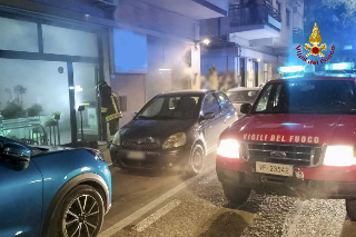 Grottammare - Negozio di fiori va a fuoco nella notte in via Alighieri