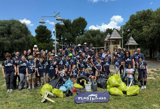 Sirolo – Raccolti da 60 volontari 92 chilogrammi di rifiuti abbandonati nel parco