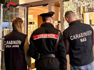 Fermo - Controlli a tappeto dei carabinieri in aziende agricole e stabilimenti balneari