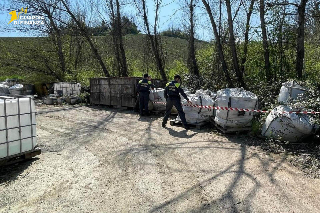 Montelabbate – Sequestrata una vasta area industriale e 200 tonnellate di rifiuti stoccati