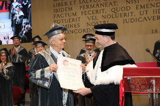 Teramo – Consegnata la laurea honoris causa a Milo Manara