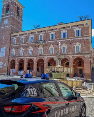 Fabriano - Si finge carabiniere e truffa un anziano: denunciato 55enne