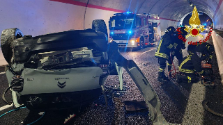 Serravalle di Chienti, schianto in galleria: strada chiusa per i soccorsi