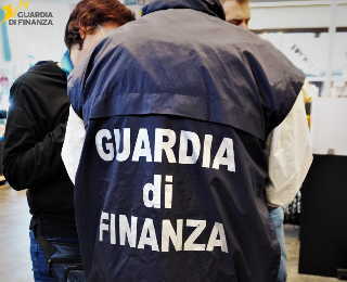 Chieti - Blitz della Finanza: scoperti un lavoratore clandestino e altri dieci irregolari