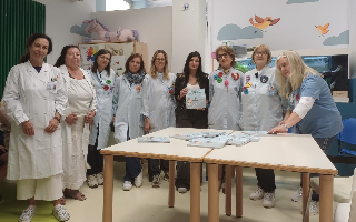 Ancona – Donati ai piccoli pazienti del Salesi copie del libro di favole di Talita Frezzi