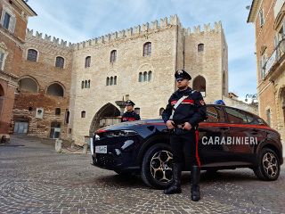 Fabriano - Cliente ubriaco minaccia il ristoratore con un coltello: disarmato dai carabinieri