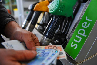 Ancona – Caro carburanti, il M5S: “Servono interventi subito per cittadini e trasporti”
