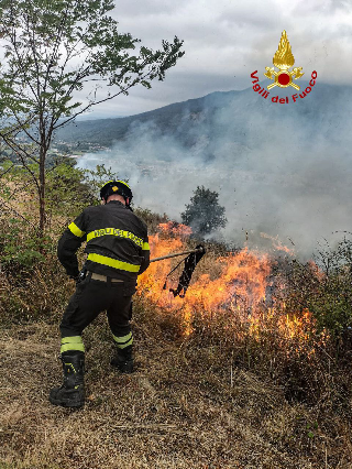 Marche - Incendi, estate in sicurezza grazie ai vigili del fuoco