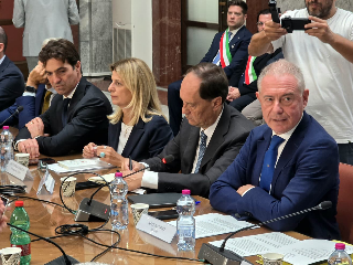 Electrolux, salvo (per ora) il sito di Cerreto d’Esi: nel nuovo piano  1.250 uscite volontarie