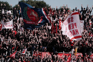 Ancona, i tifosi: "Non verranno accettate fusioni con altre società"