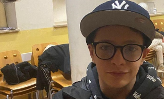 Sirolo si ferma per l’addio a Luca, questa mattina il funerale