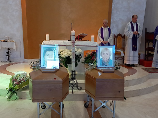 Porto Sant’Elpidio - L’ultimo saluto a Ettorina e Romano vittime dell’esplosione della palazzina di via Trentino
