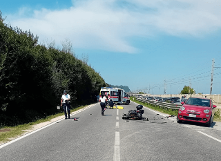 Pesaro - Scontro auto-moto lungo la Ss16, muore centauro 39enne