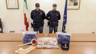 Pesaro -  Maxi sequestro di droga, la polizia ora cerca un magazzino