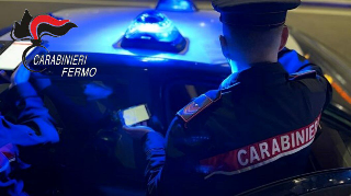 Guida ubriaco e viene coinvolto in un incidente, scattano denuncia, ritiro della patente e sequestro del veicolo