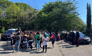 Penne - Visita dei ragazzi delle scuole primarie nella Compagnia Carabinieri